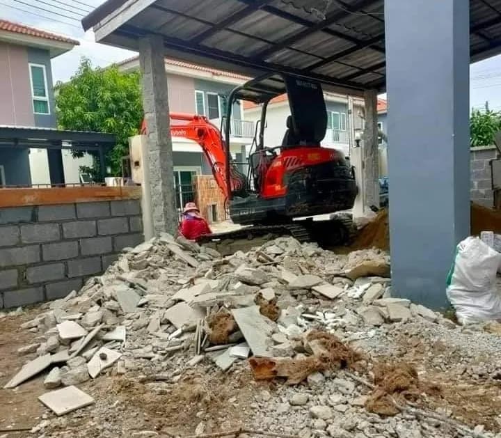 ภาพประกอบบทความ รับรื้อถอนบ้านพร้อมขนเศษวัสดุหรือไม่?