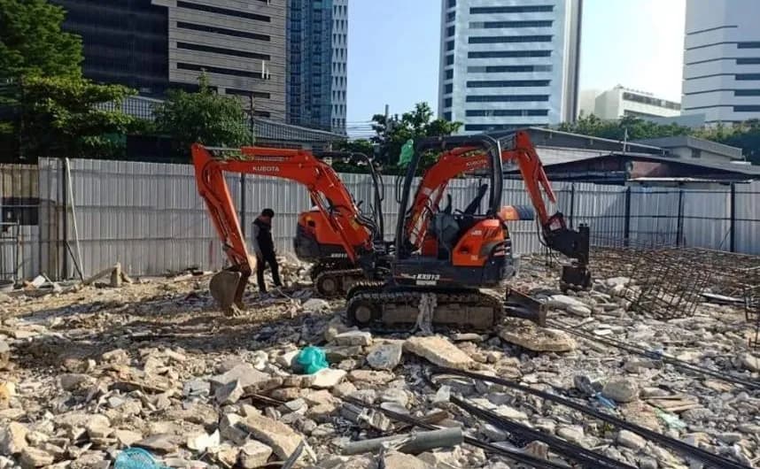 ภาพประกอบบทความ รับรื้อถอนบ้านพร้อมขนเศษวัสดุหรือไม่?