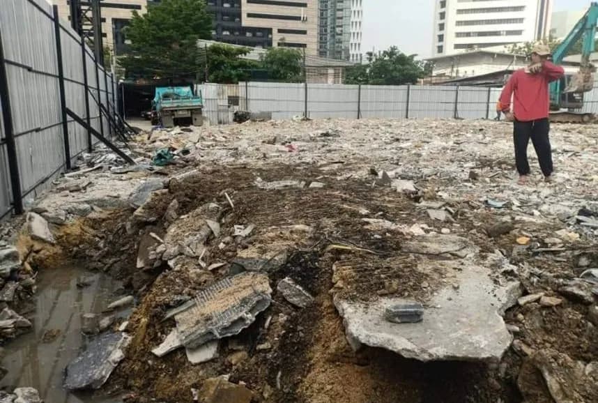 ภาพประกอบบทความ รับรื้อถอนบ้านพร้อมขนเศษวัสดุหรือไม่?