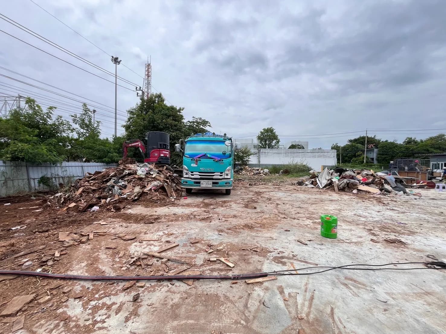 รถขนขยะเศษวัสดุก่อสร้าง-พร้อมถมที่_ปทุม